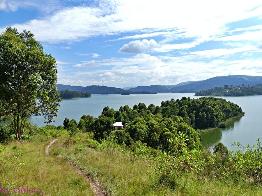 Jezioro Bunyonyi_ widok na jezioro