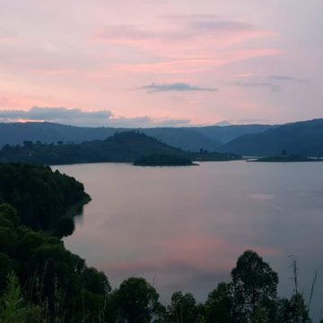 Uganda. Jezioro Bunyonyi i jego tajemnice. Część 1